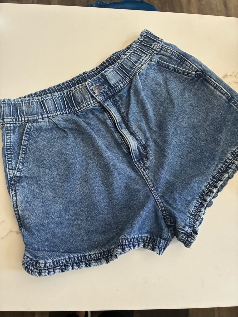 American Eagle Outfitters Light Blue Elastic-Waist Denim mom Shorts size 8